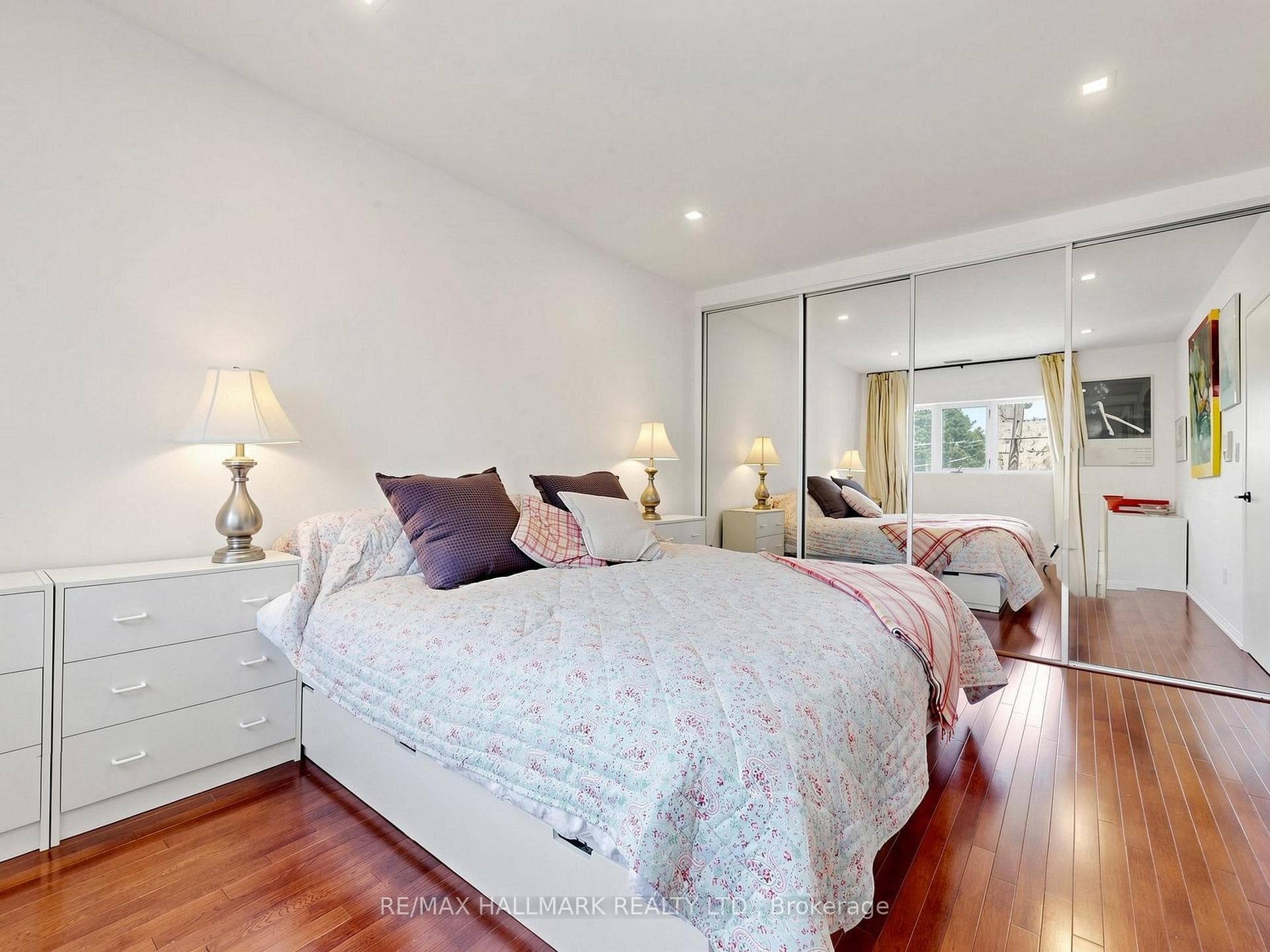 63 St Clements Avenue photo 33