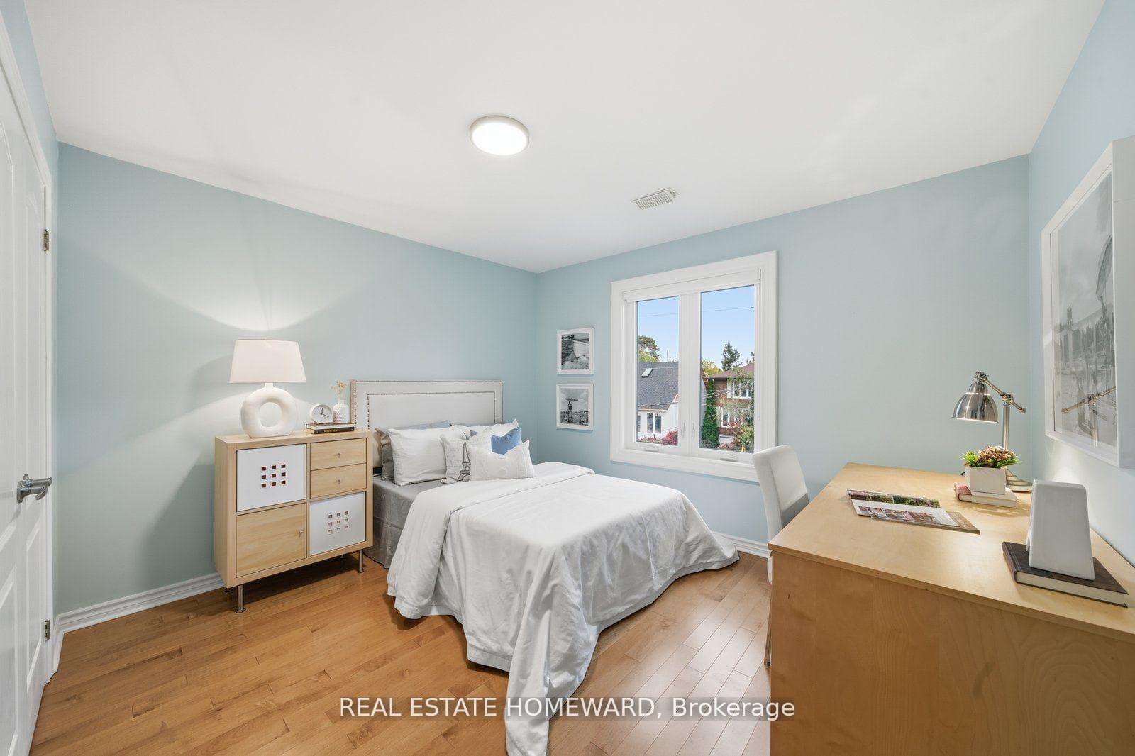 30 Lynn Road photo 23