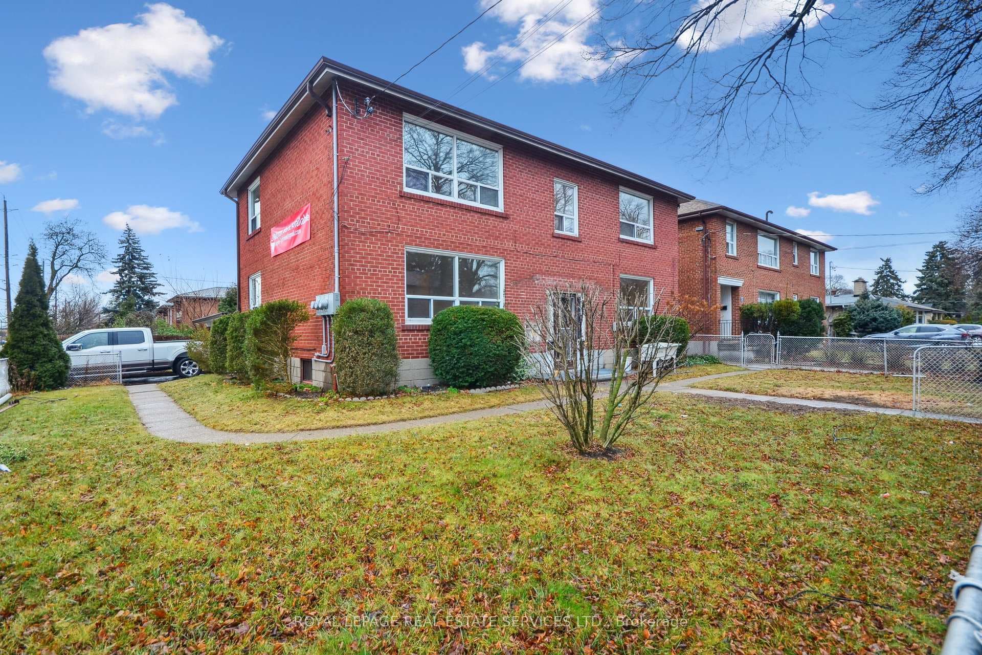 1 Yorkview Drive Unit 100 photo 2