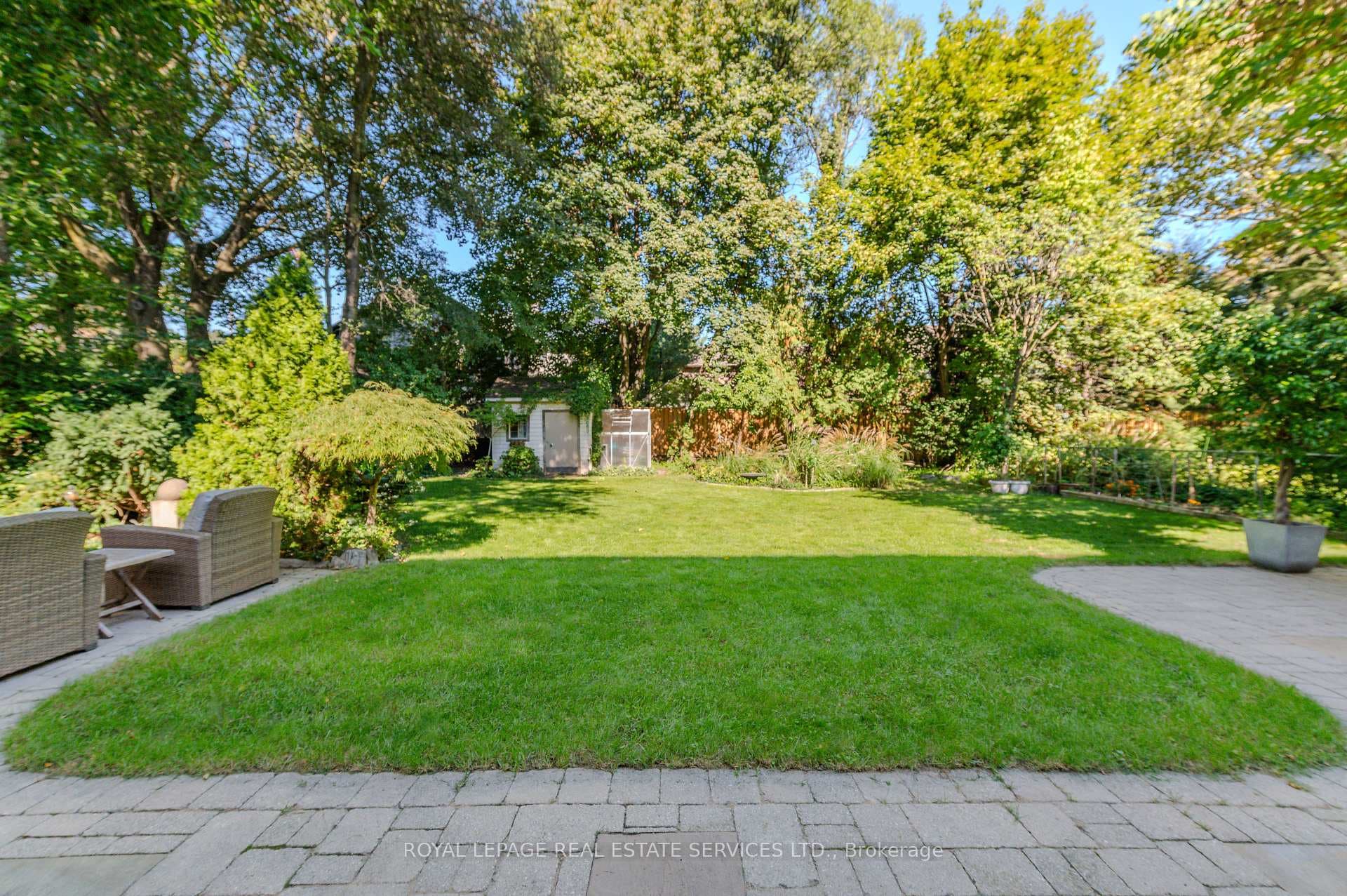 6 Ashley Park Road photo 45