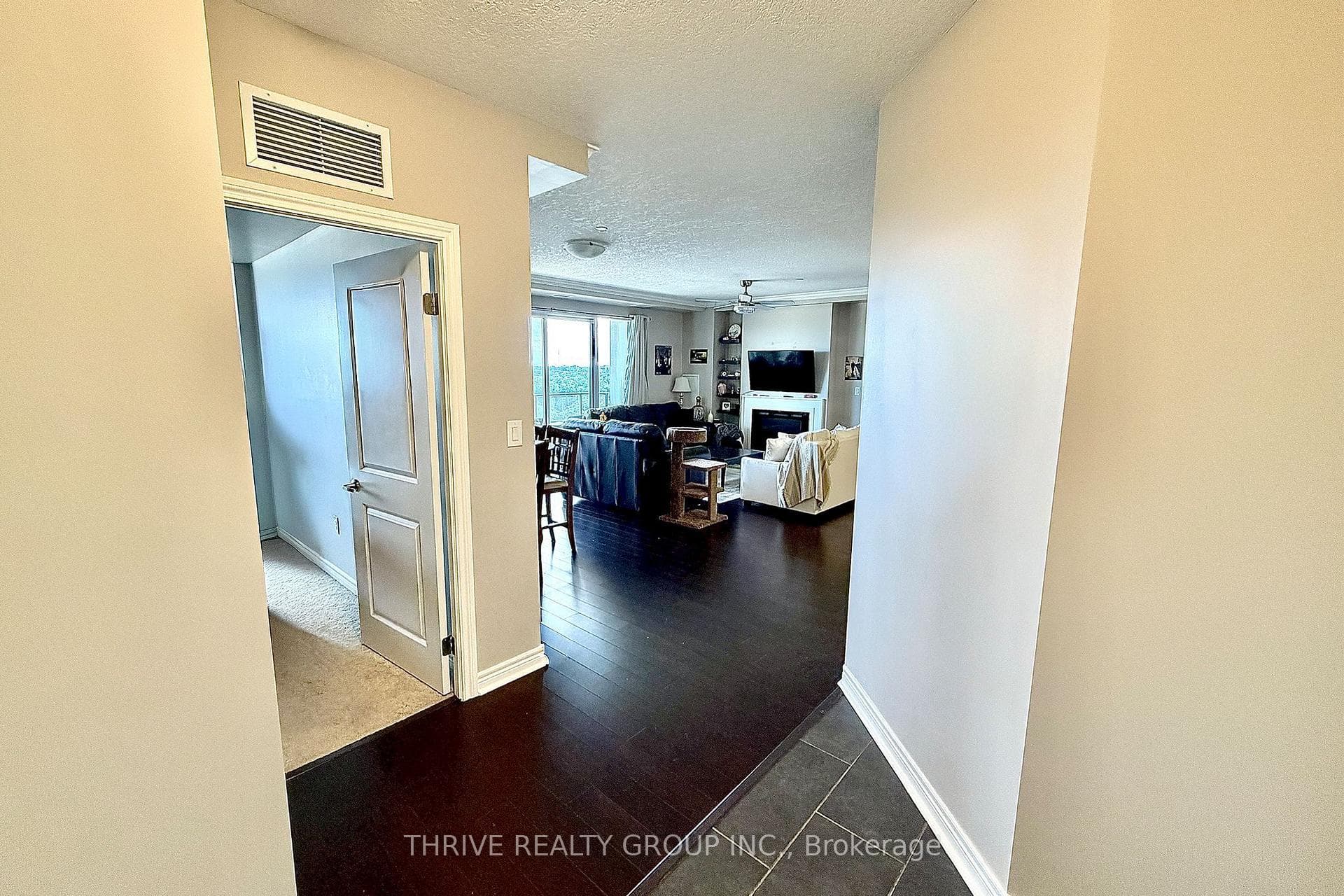 330 RIDOUT Street Unit 1607 photo 4