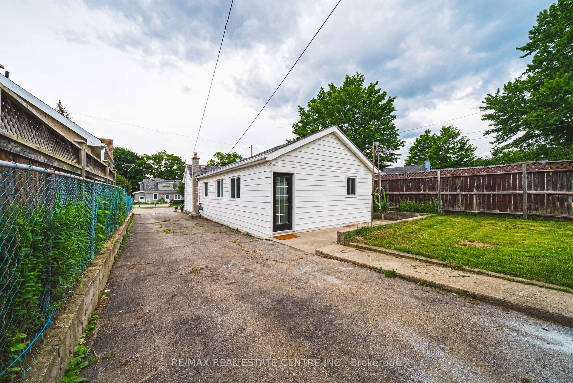 11 Broadview Crescent photo 34