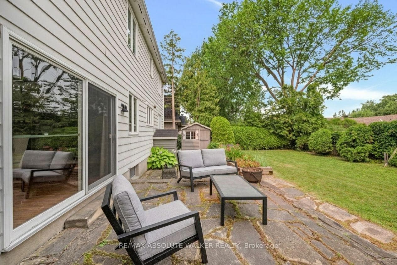 1950 Fairmeadow Crescent photo 38
