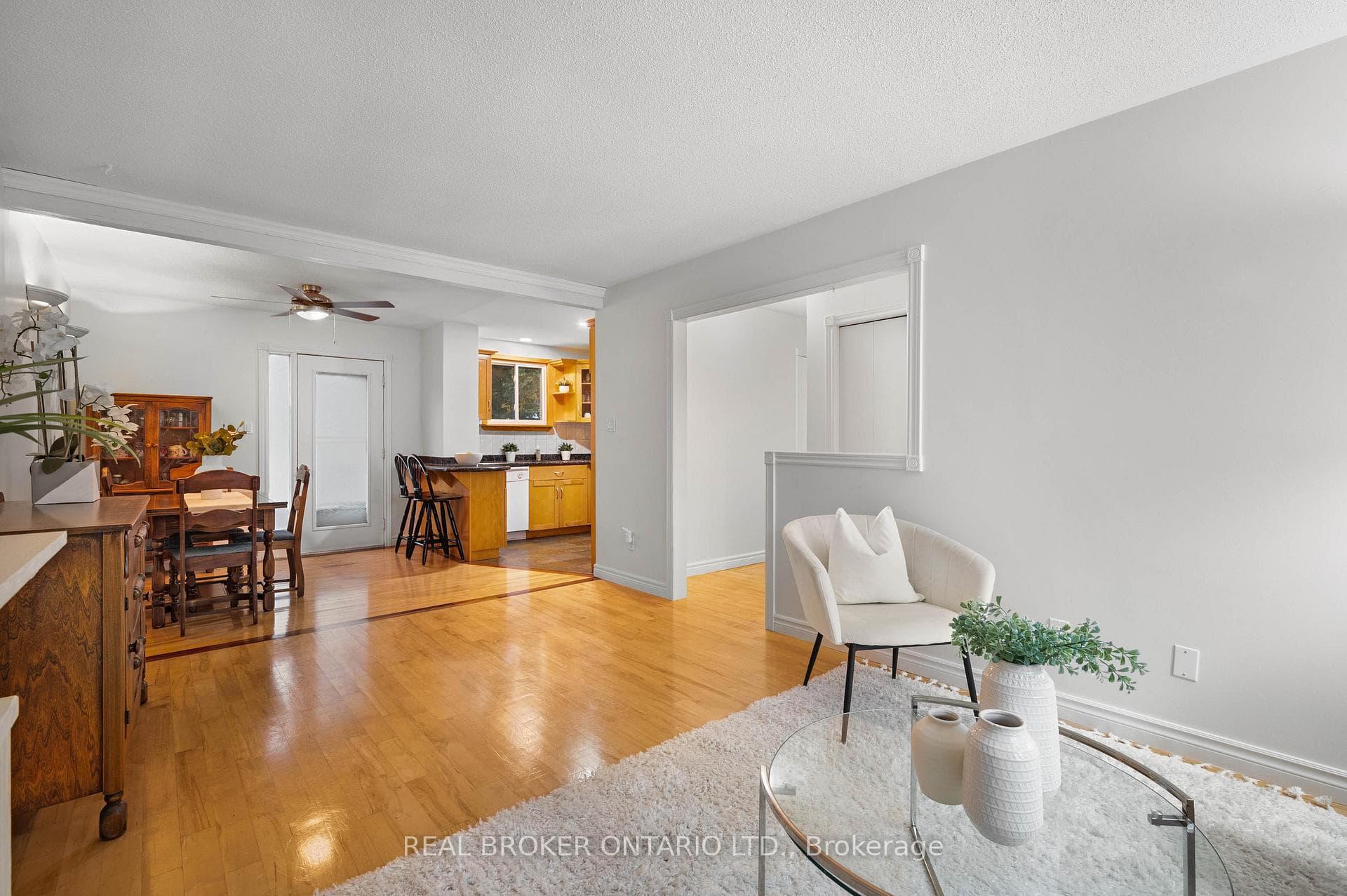 119 Wheatfield Crescent photo 9