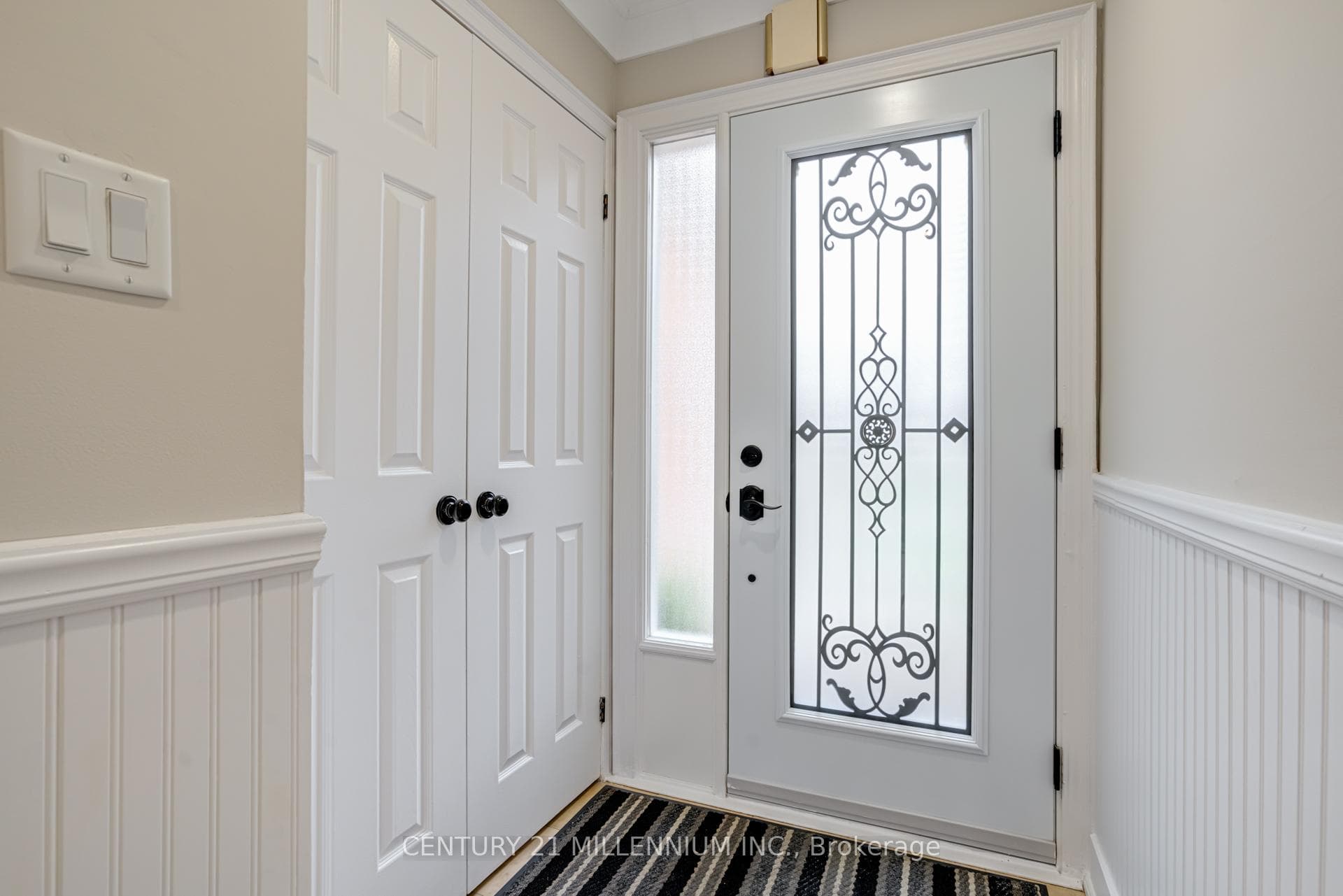 70 Foster Crescent photo 4