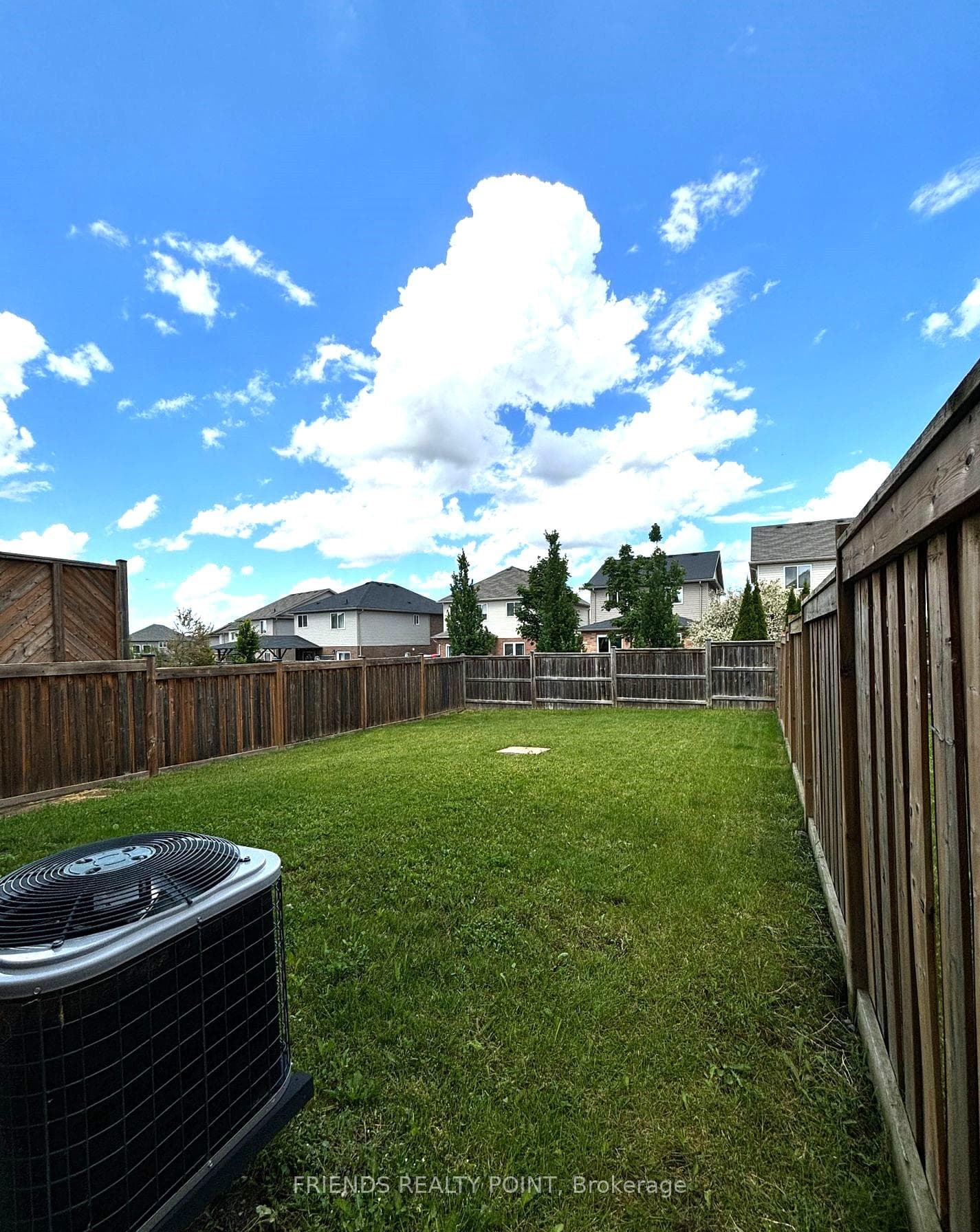 1844 Foxridge Crescent photo 16