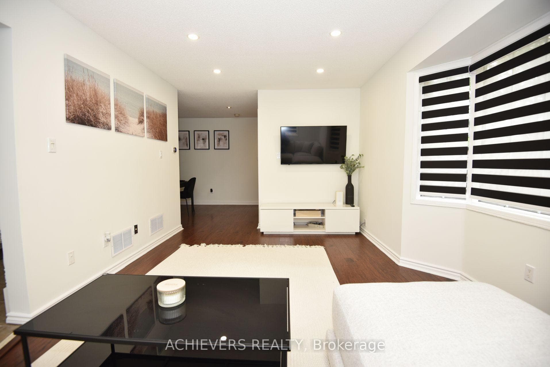 19 Mccullock Crescent photo 7
