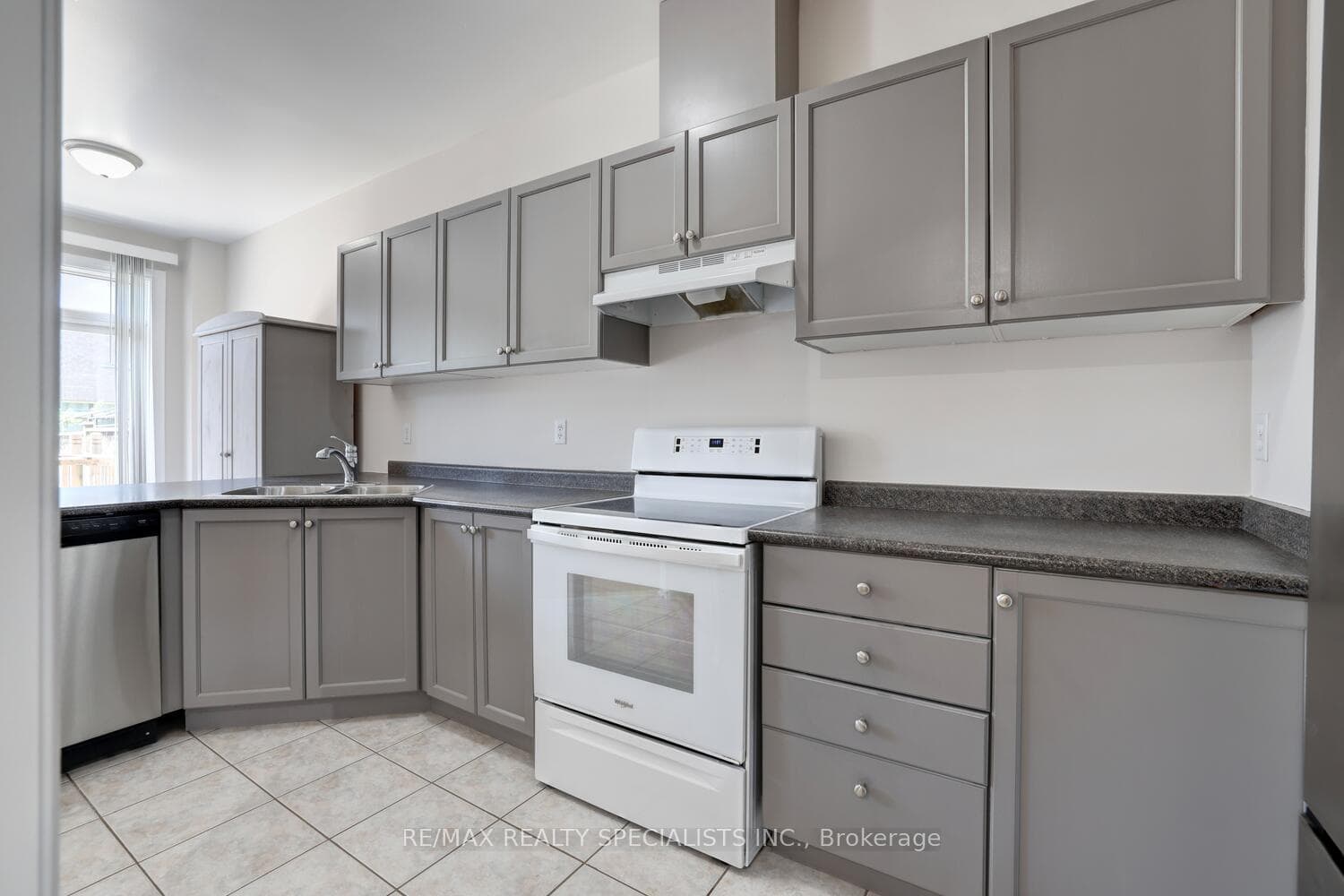 3369 Fountain Park Avenue photo 9