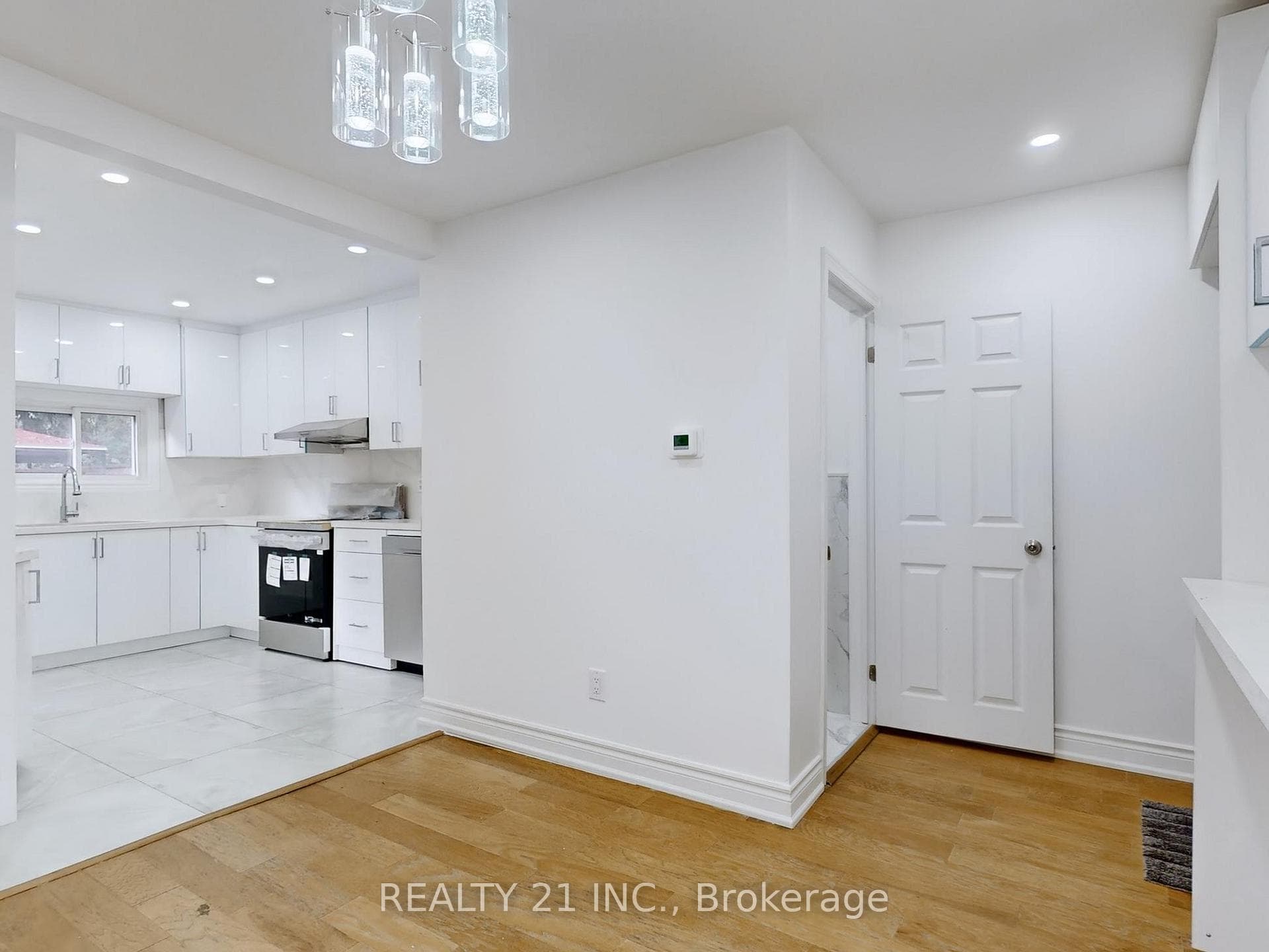 92 King Edward Ave Avenue photo 12