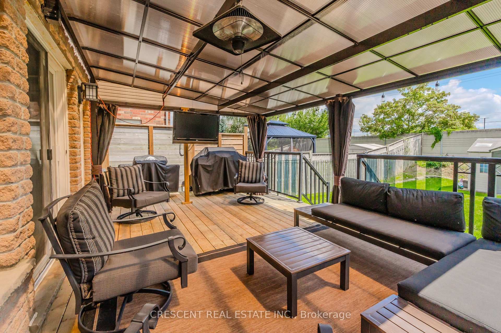 16 Bartleman Crescent photo 28