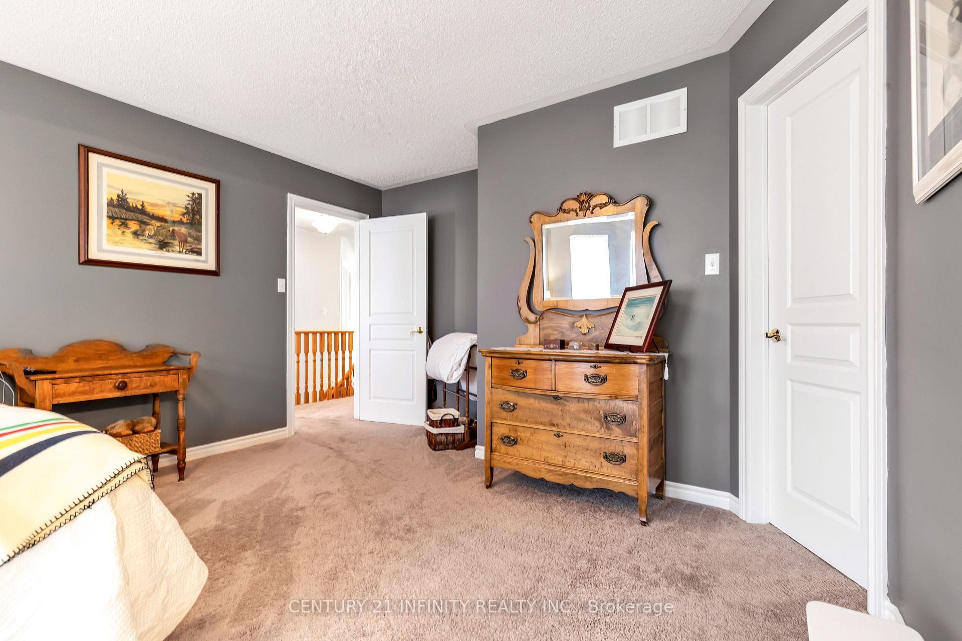 118 Sprucewood Crescent photo 16