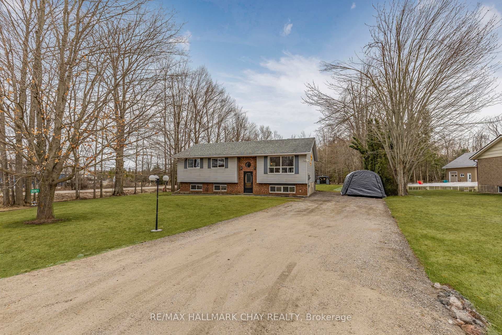 2061 Warminster Side Road photo 1