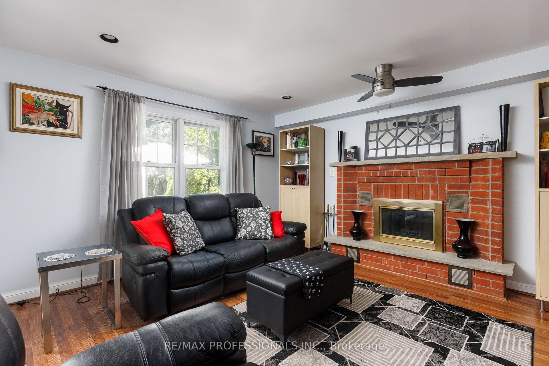 106 Rathburn Road photo 22