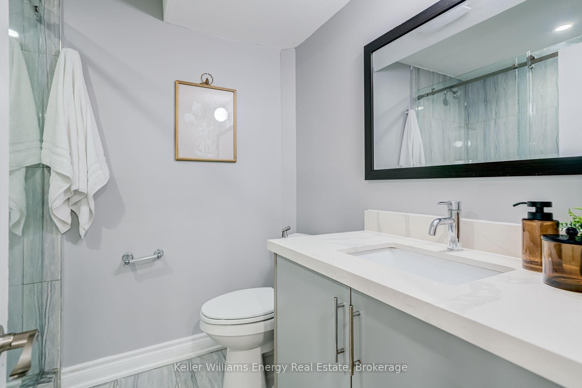 1342 Harlstone Crescent photo 40