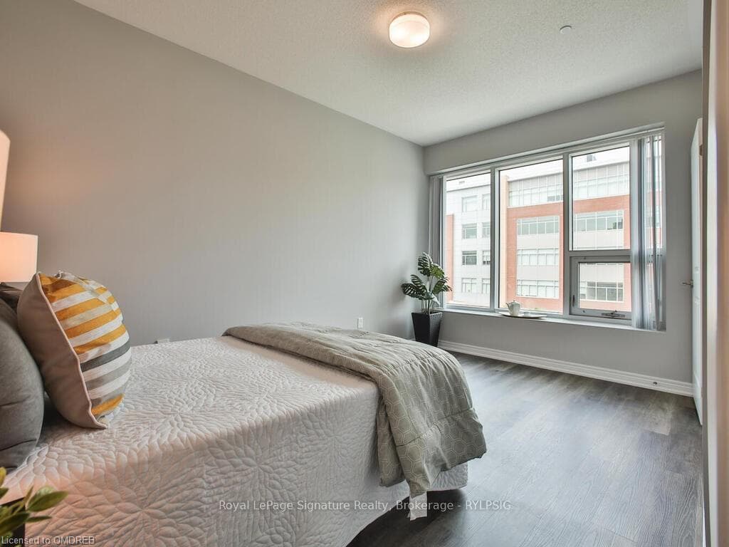 216 OAK PARK Boulevard Unit 318 photo 17