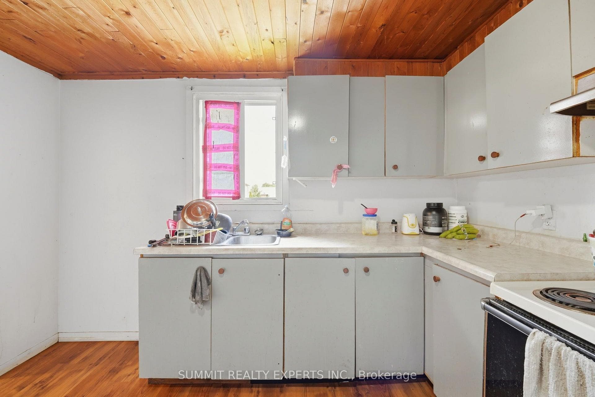 225 Ainsile Street photo 13