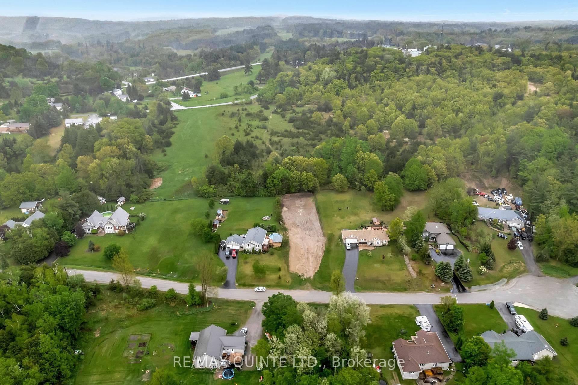 43 DEERFIELD Drive photo 4