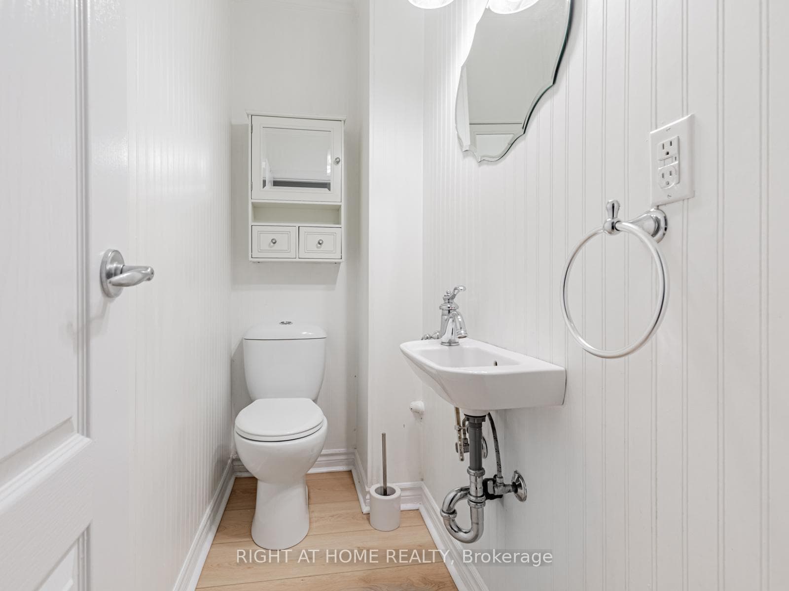 242 Waverley Road photo 28