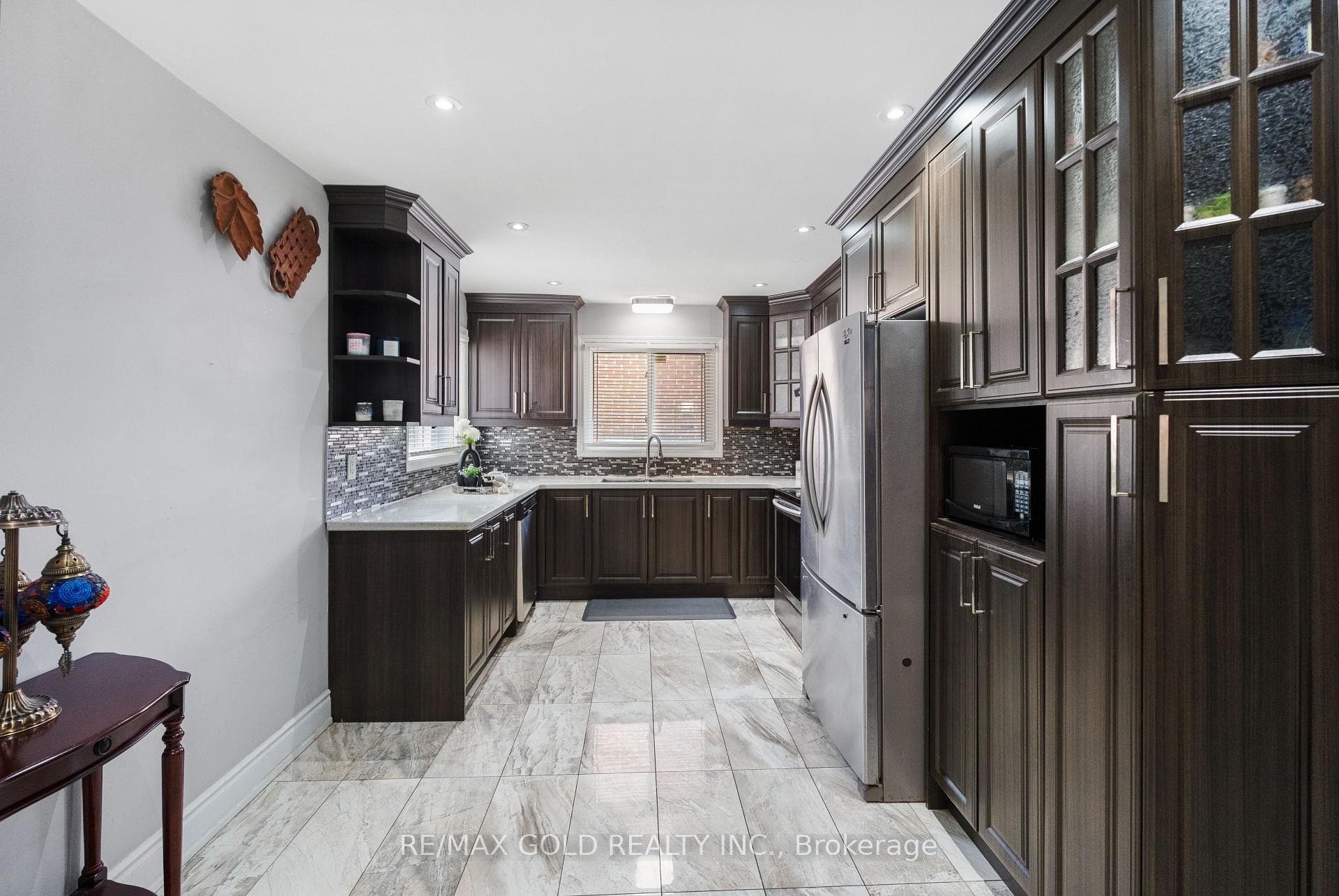 48 Maidstone Crescent photo 14