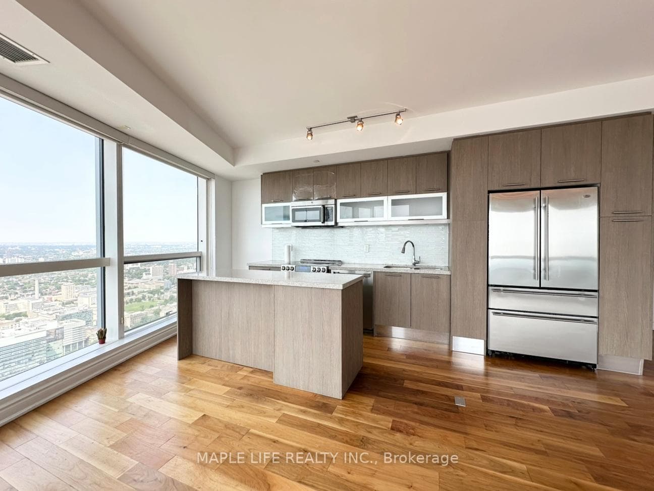 388 Yonge Street Unit 7110 photo 11