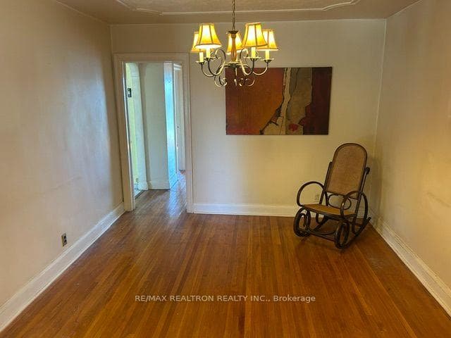 537 Glen Park Avenue photo 2
