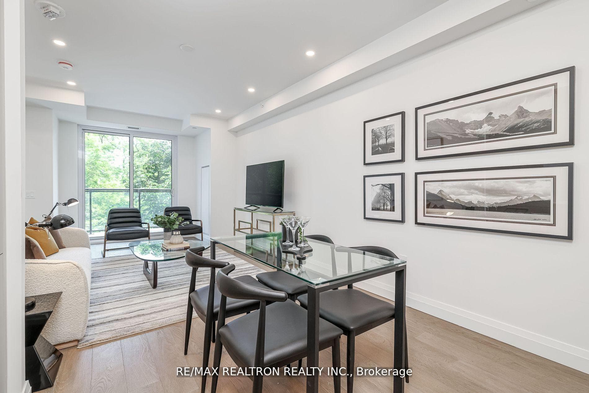 285 Avenue Road Unit 403 photo 16