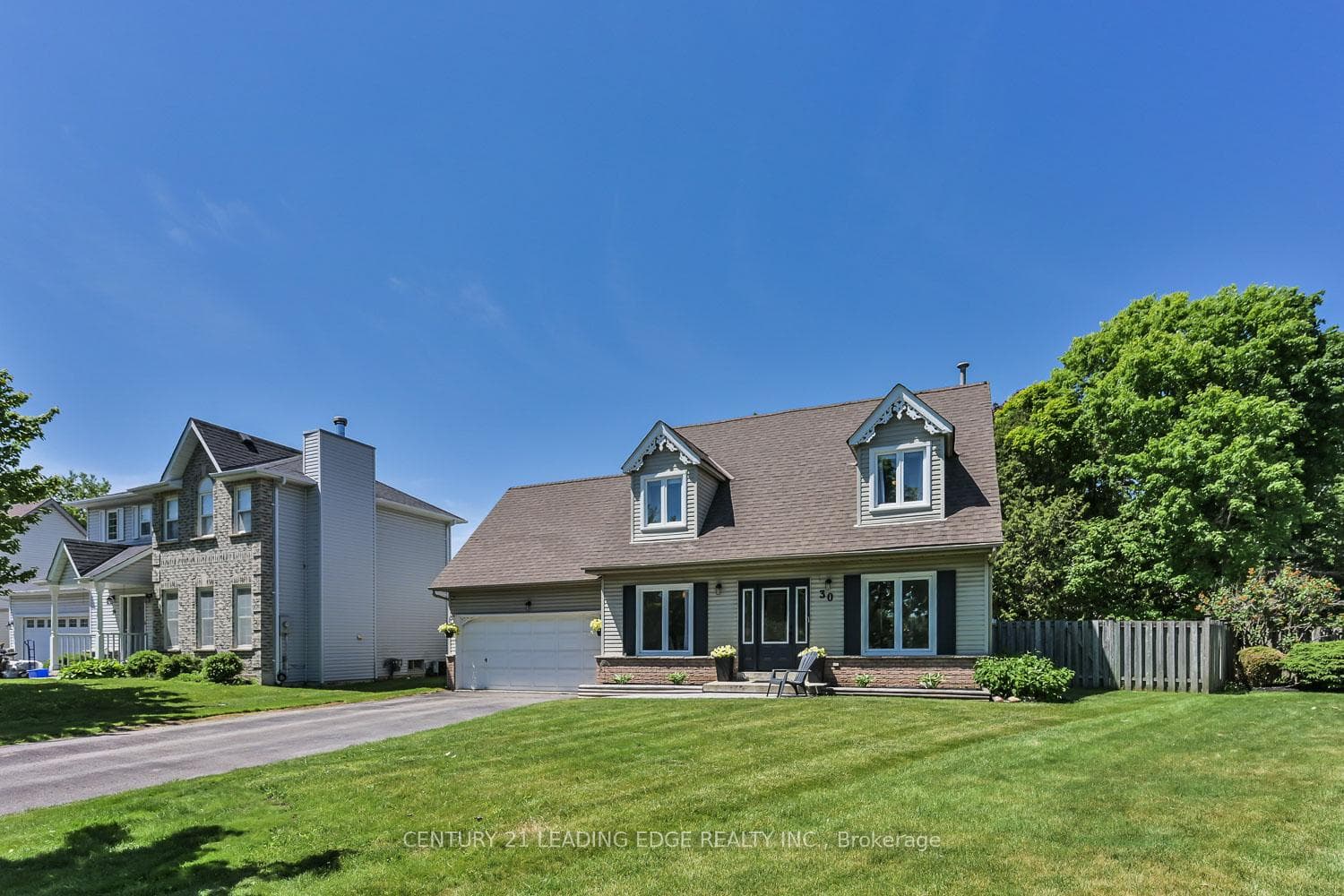 30 McGuire Crescent photo 3