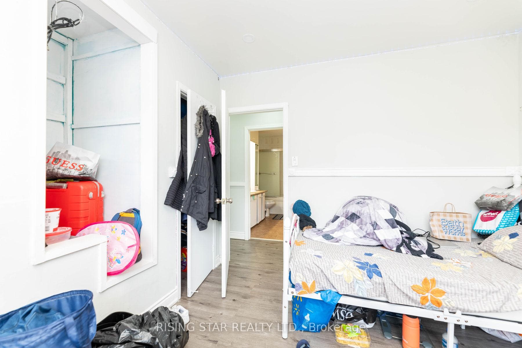 5 Tinton Crescent photo 10