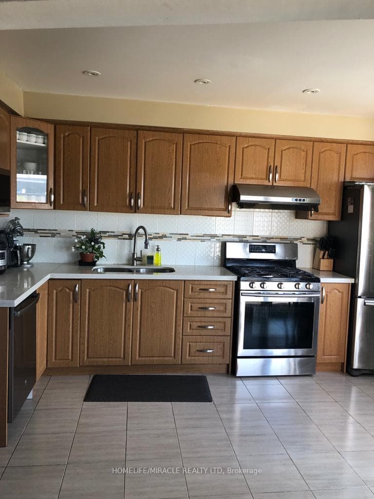 144 Robbinstone Drive photo 4