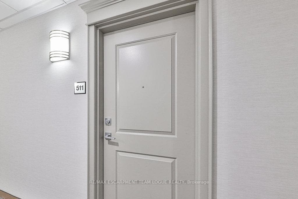 2490 Old Bronte Road Unit 511 photo 5