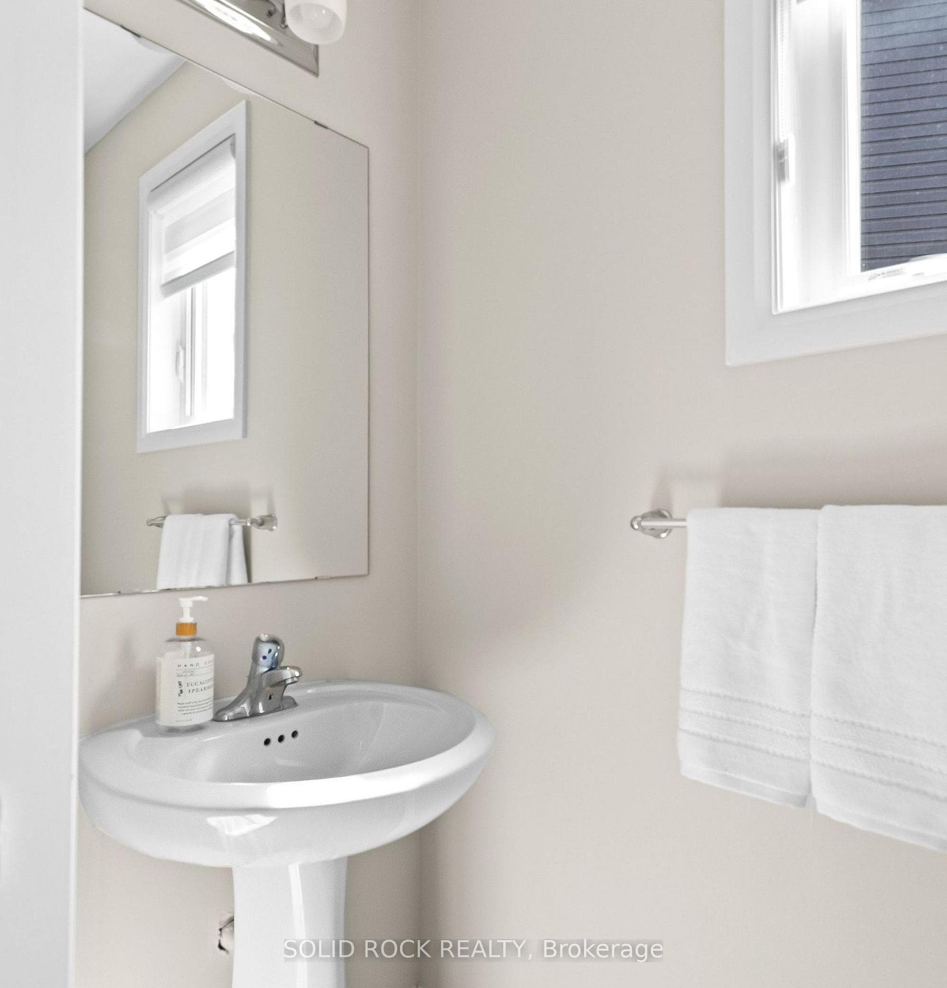335 Grackle Street photo 5
