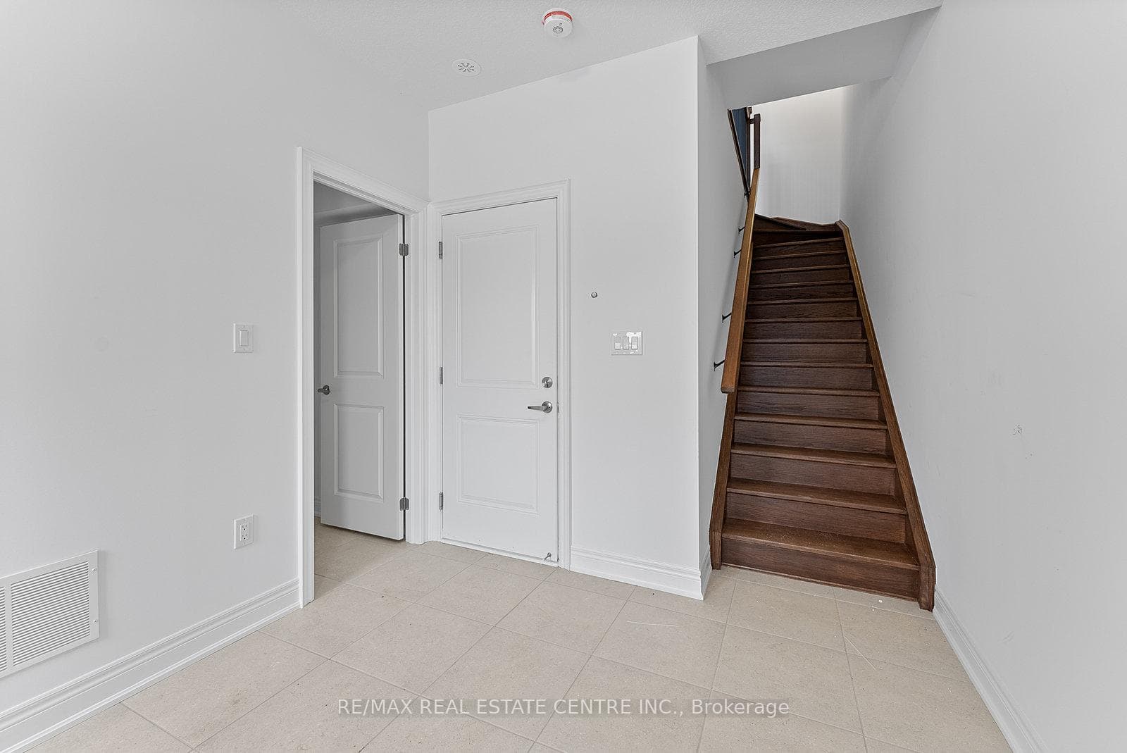 2140 Trafalgar Rd Road Unit 47 photo 11