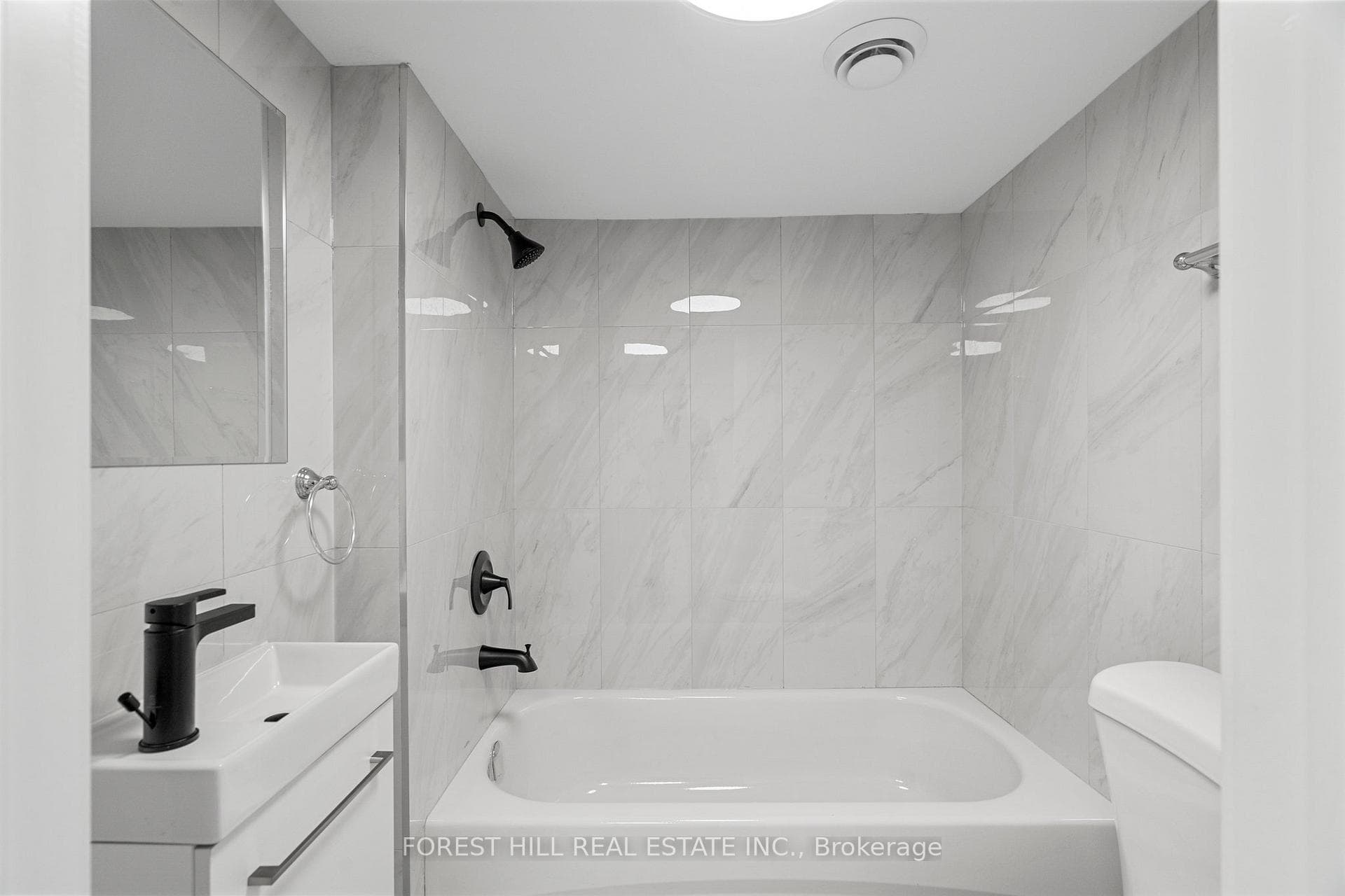 69 Claybrooke Street Unit D photo 4
