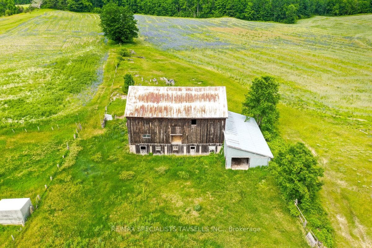 938198 Airport Road photo 10