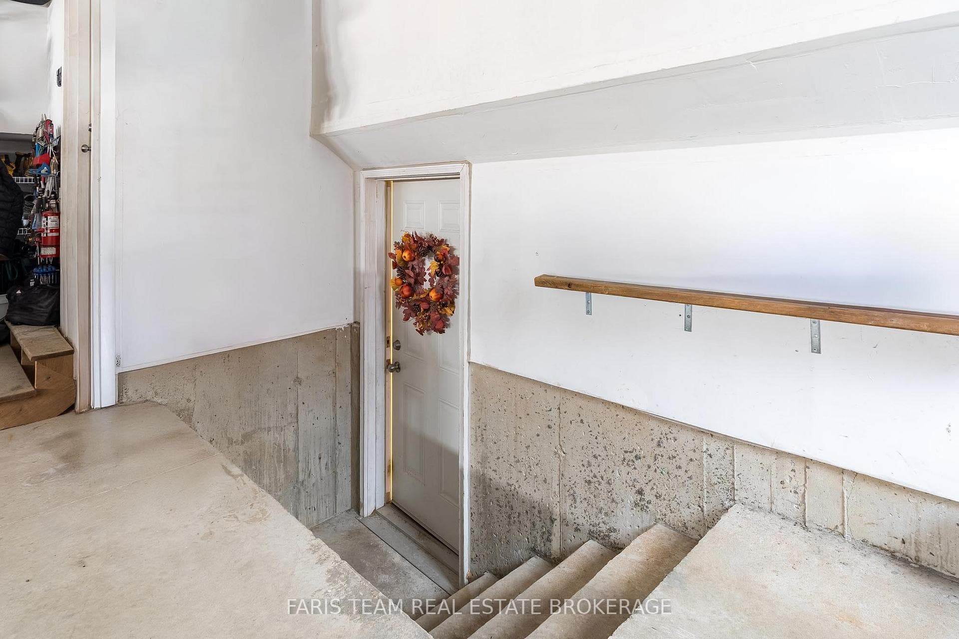 287 Robinson Road photo 38