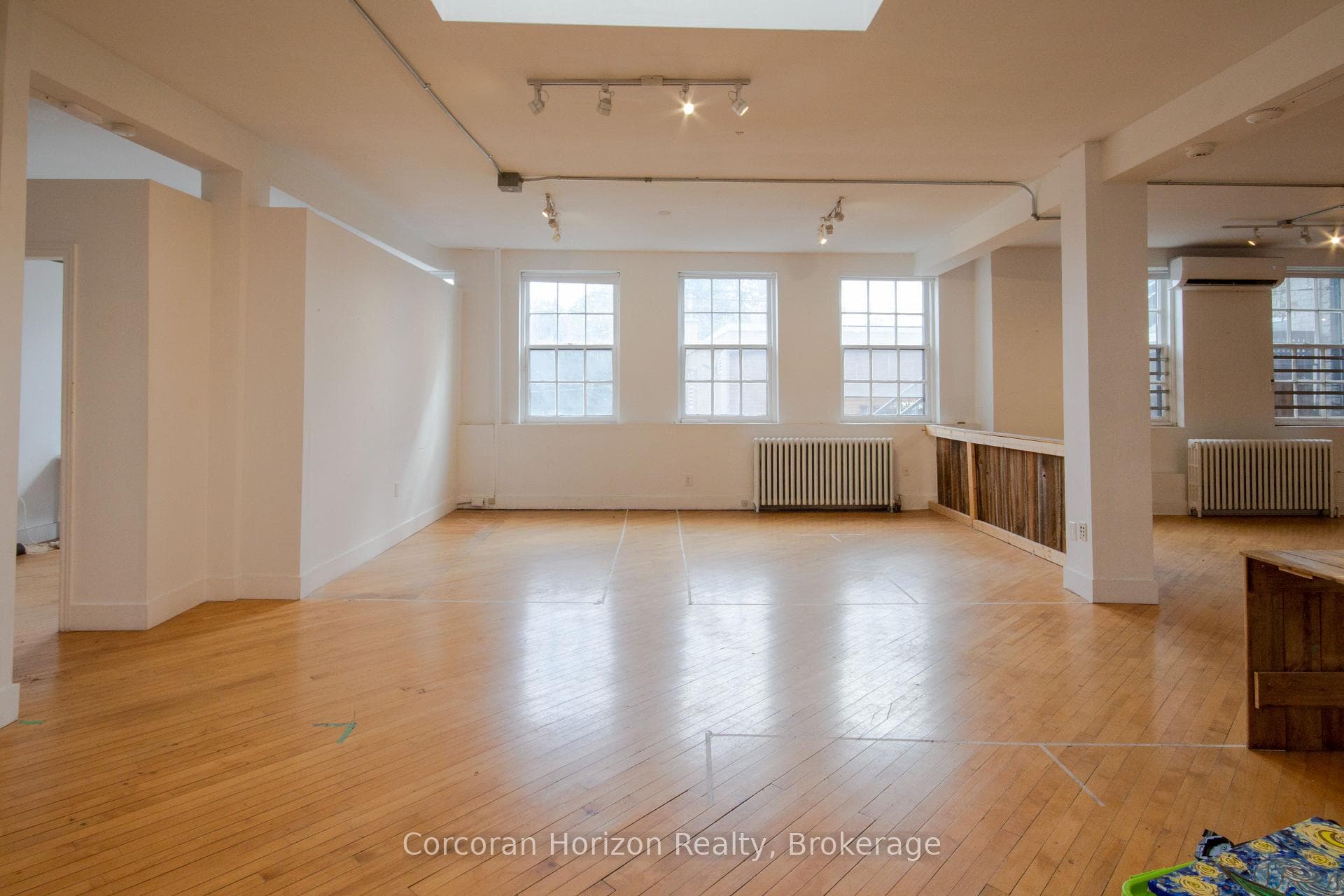 323 King Street photo 1