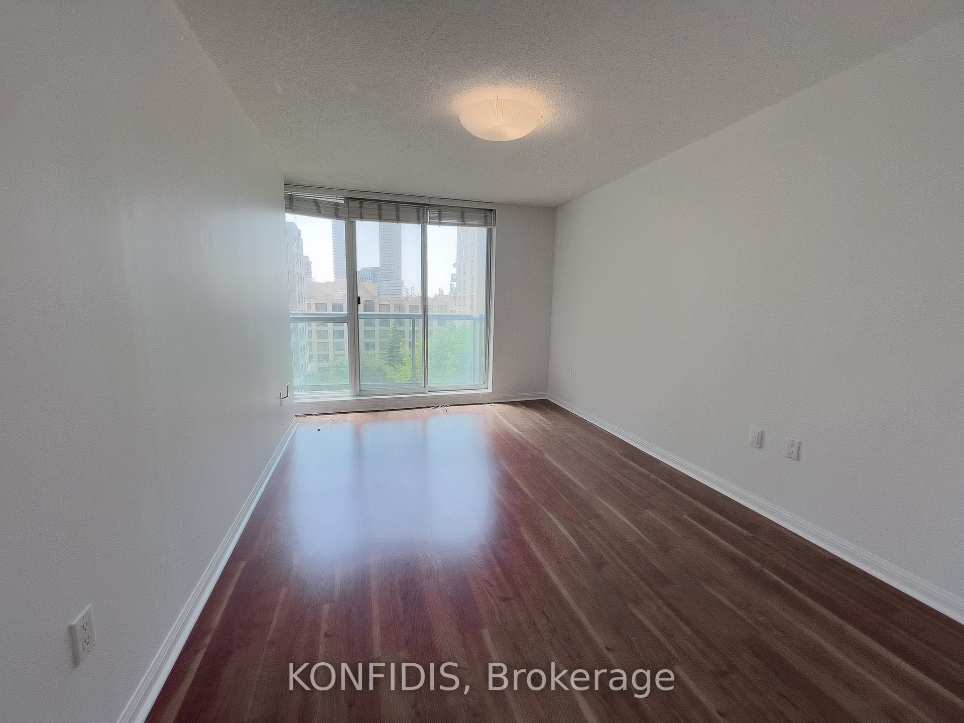 109 Front Street Unit 710 photo 5