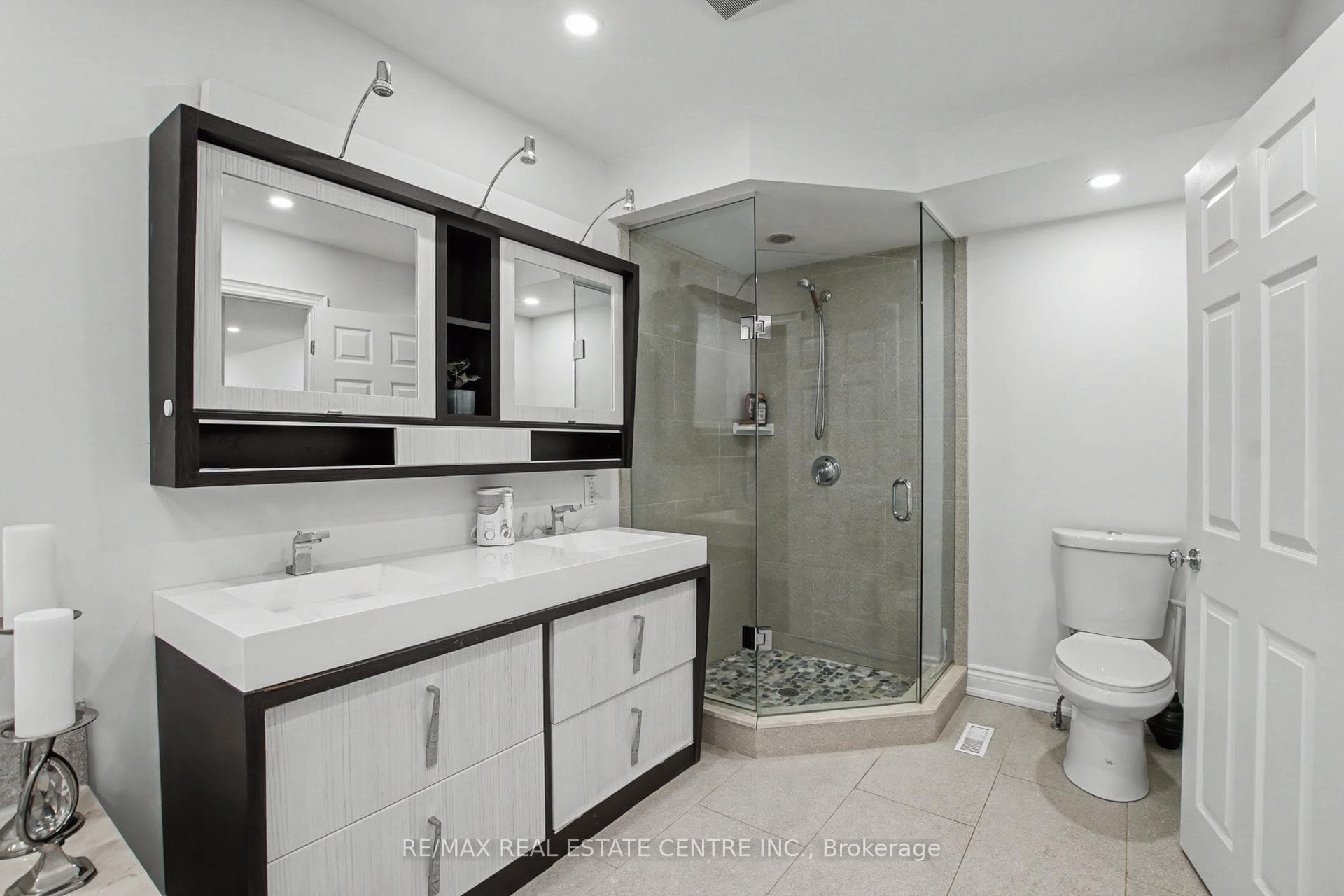 155 Crawford Crescent photo 27