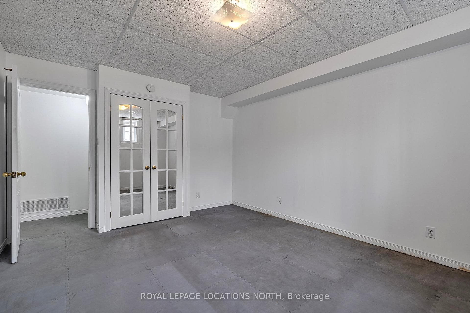 27 Newport Boulevard photo 26