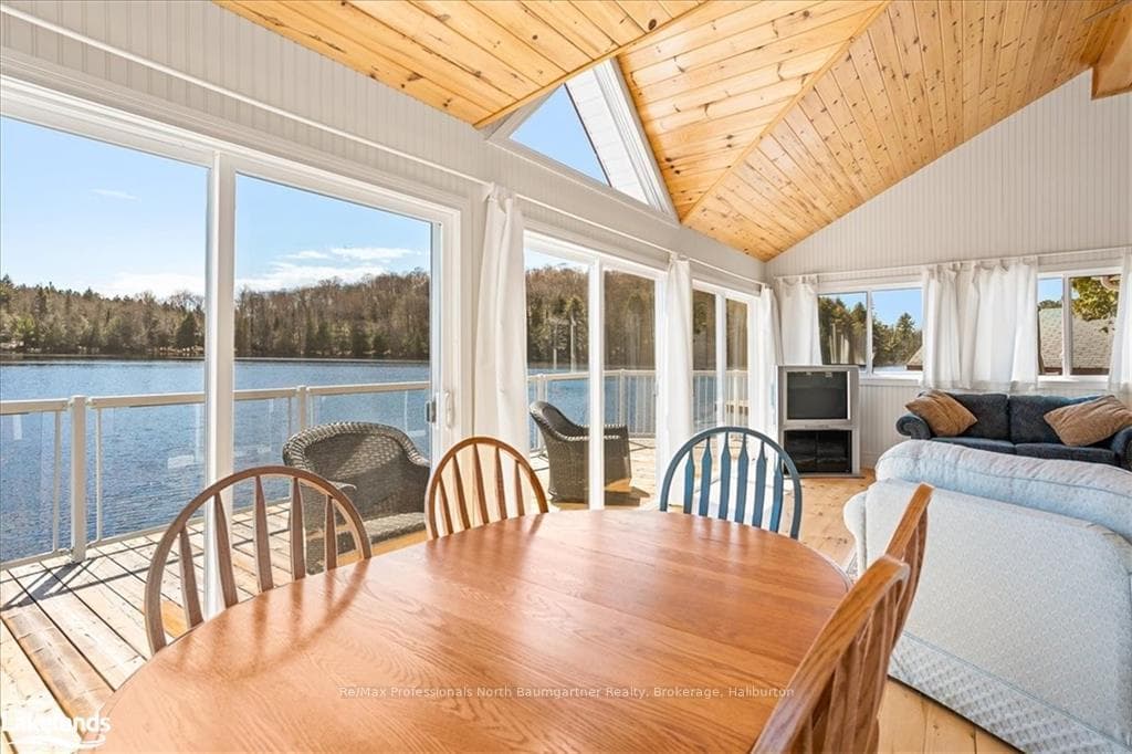 1040 COMMUNICATION Lane photo 34