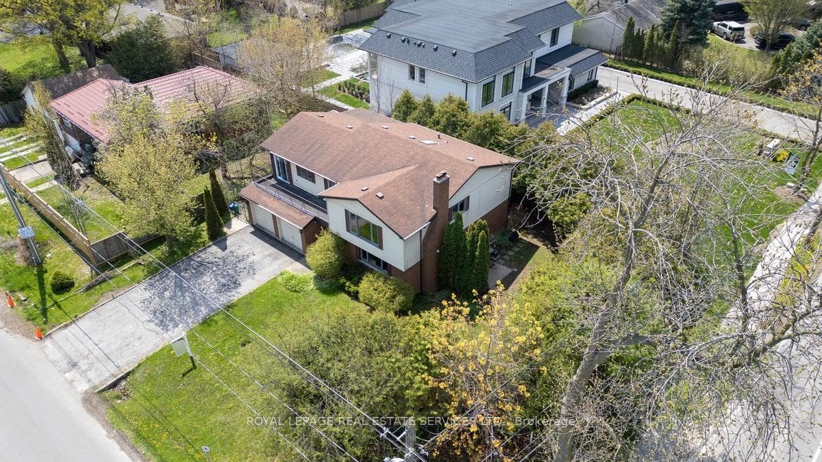 Front & Partial Side Yard For Upper Tenant Use.