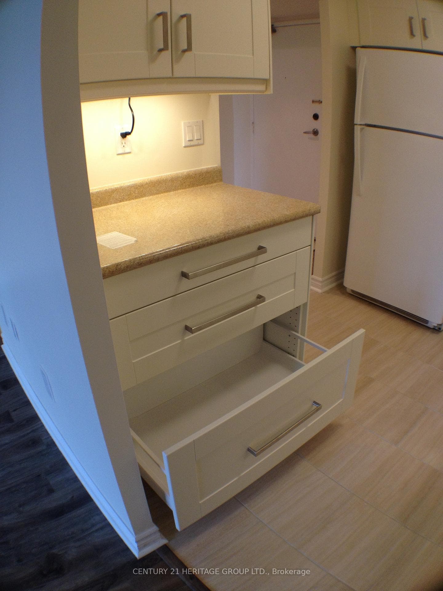 20 William Roe Boulevard Unit 305 photo 6