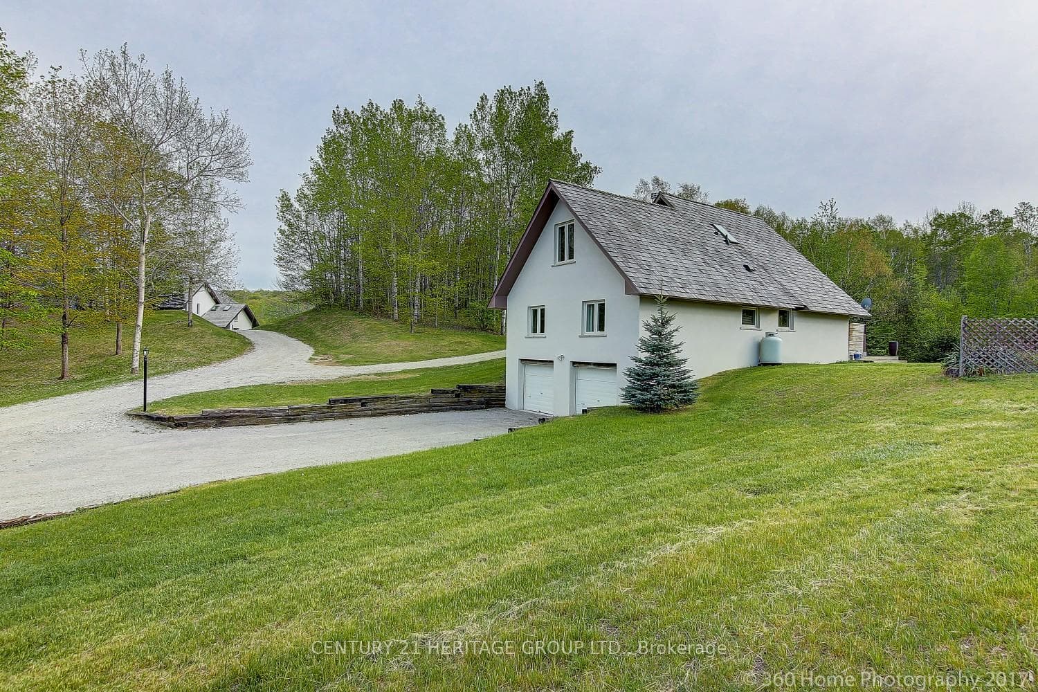 4175 17th Side Road photo 1