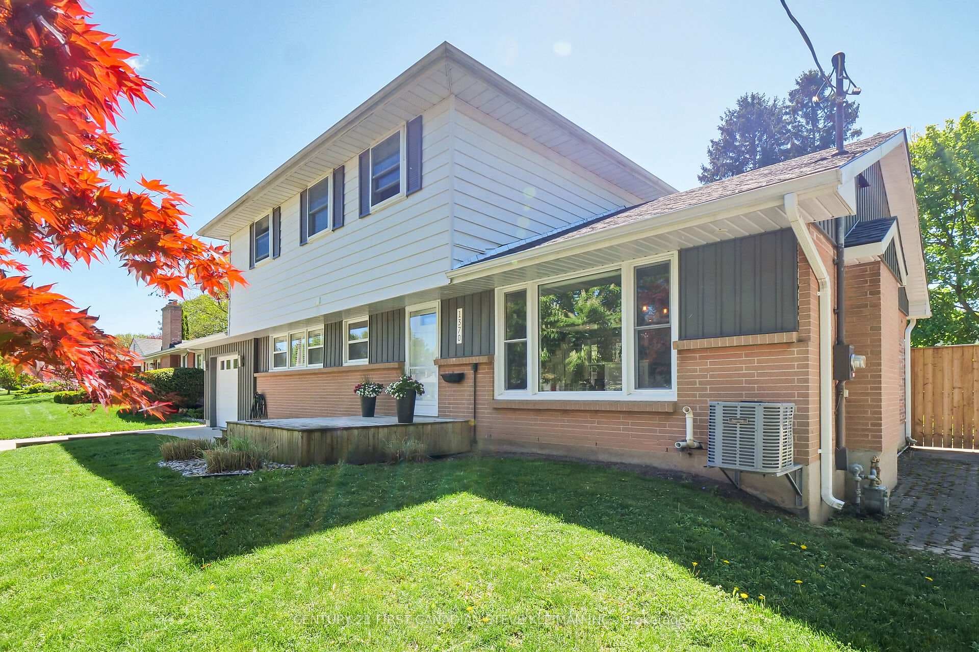 1370 Collingwood Avenue photo 2