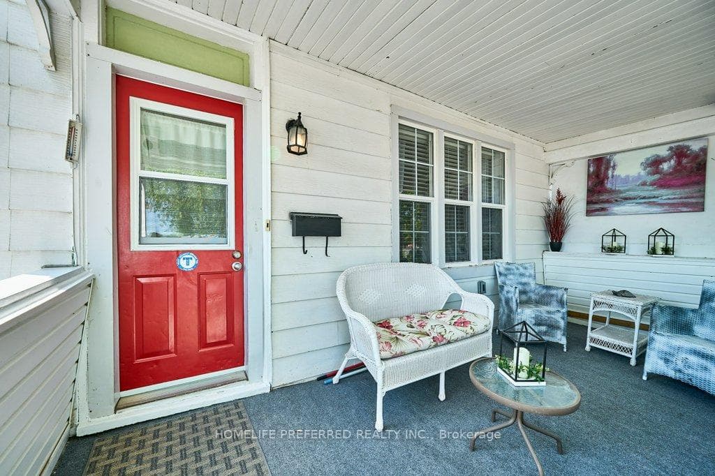 157 Crescent Street photo 16