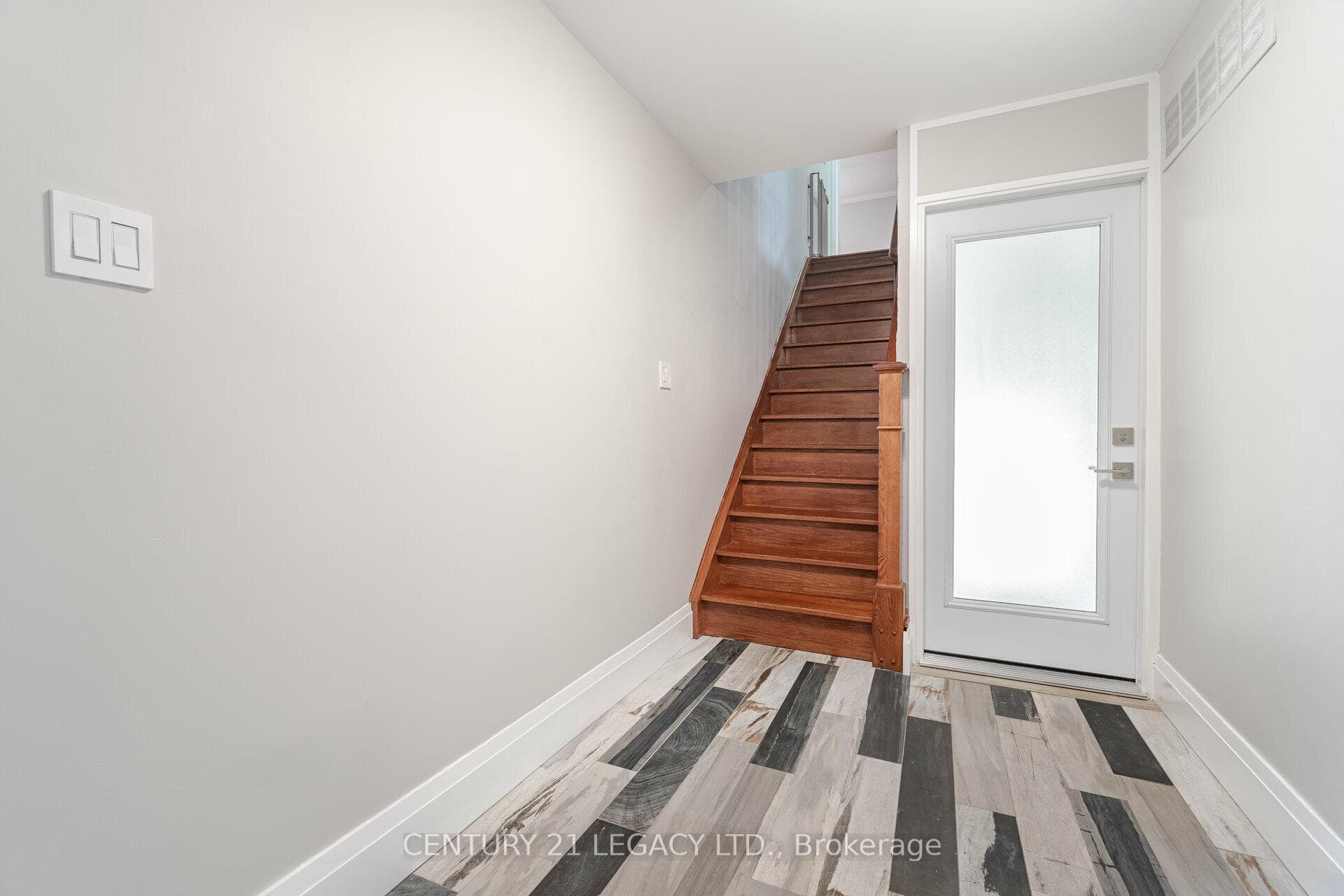 8 Kirkham Drive photo 4