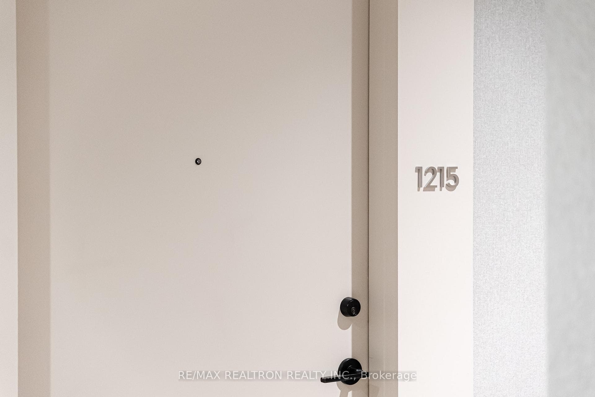 2020 Bathurst Street Unit 1215 photo 5