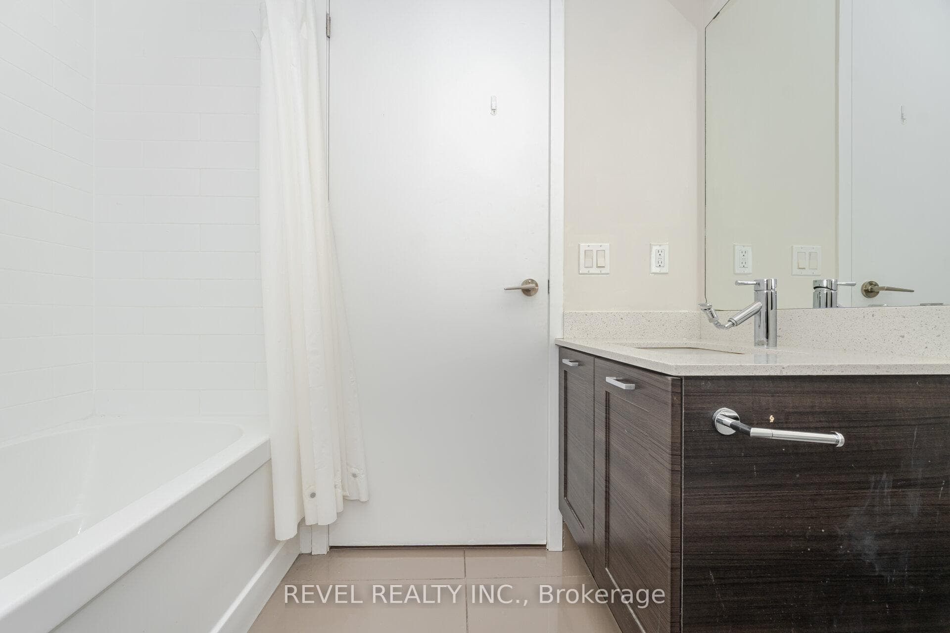 2220 Lakeshore Boulevard Unit 1406 photo 24