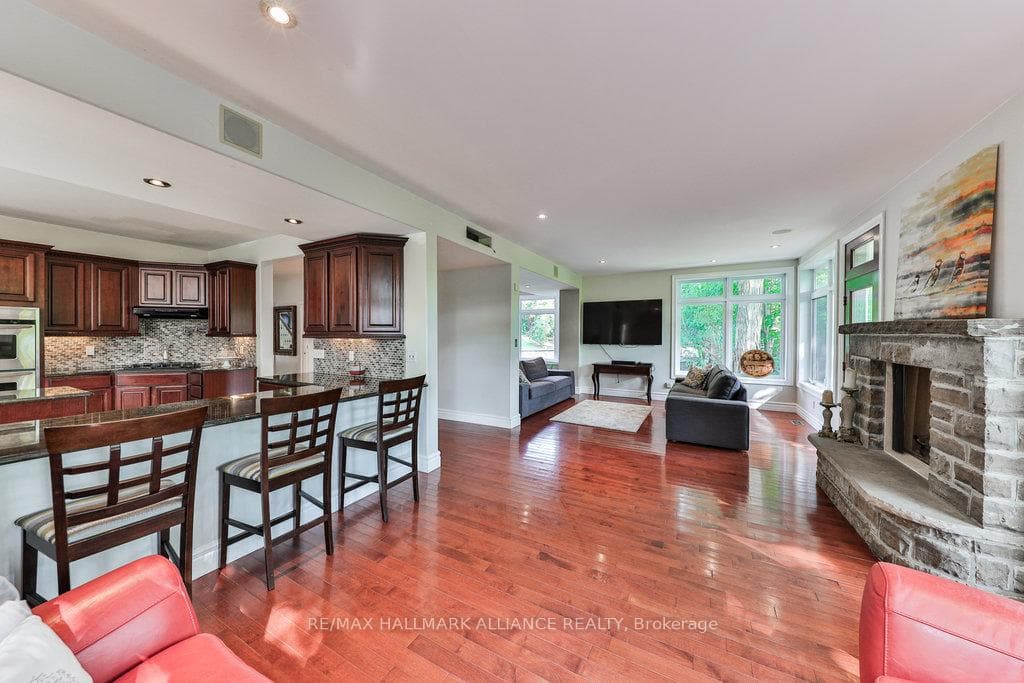 1200 Bronte Road photo 16