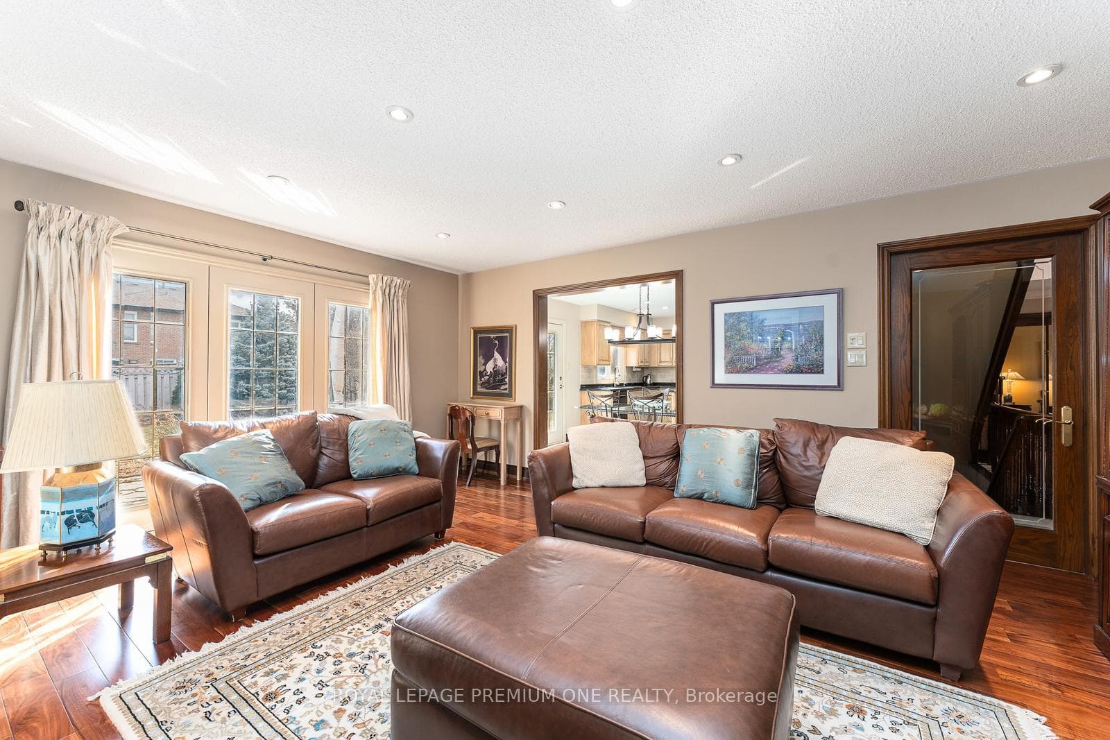 409 Wycliffe Avenue photo 17